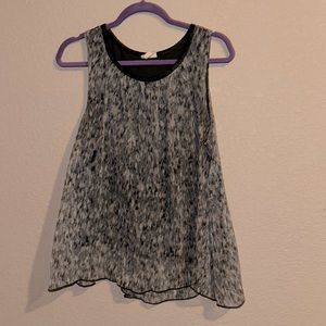 Gray camo type print flowy tank top - size XL